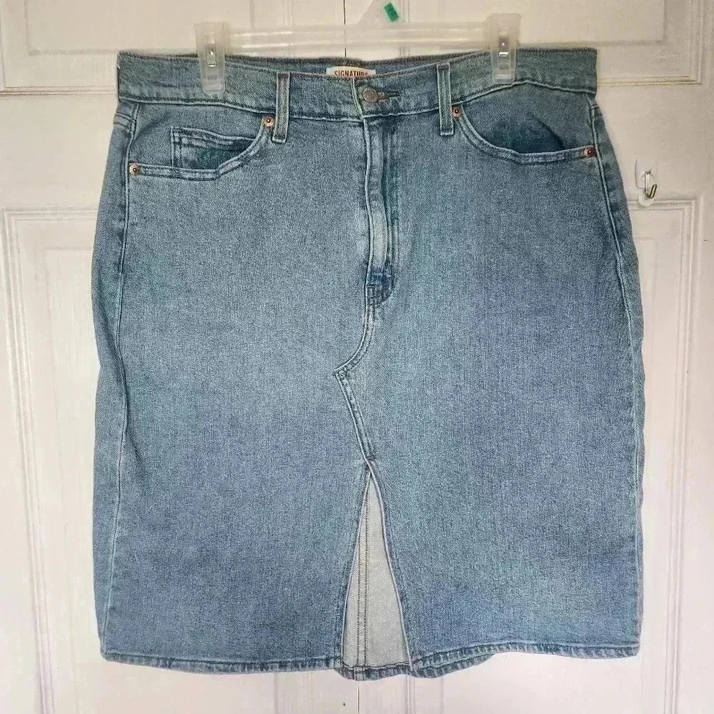 Signature by Levi Strauss & Co. Light Wash Denim Skirt Size 14 - Picture 3 of 15